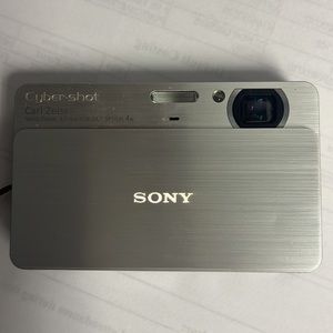 Sony cyber shot DSC-T700 camera